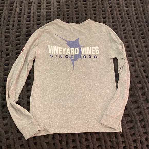 NWT men’s Vineyard Vines shirt. - Picture 6 of 6